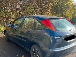 Blau Gebraucht 2002 Ford Focus Kleinwagen | 1.500 € (Fairer Preis)