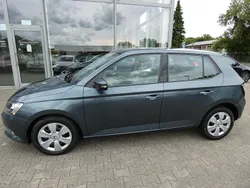 Grau Gebraucht 2015 Skoda Fabia Ambition Limousine | 6.990 € (Guter Preis)