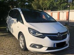Weiß Gebraucht 2017 Opel Zafira Tourer Sport Van / Kleinbus | 13.500 € (Teuer)