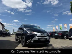 Schwarz Gebraucht 2016 Toyota Aygo X-clusiv Kleinwagen | 10.990 € (Guter Preis)