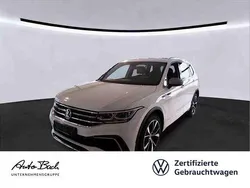 Weiß (pure white) Gebraucht 2022 VW Tiguan Allspace R-line SUV | 38.440 € (Fairer Preis)