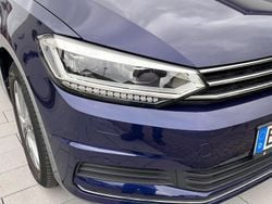 Blau Gebraucht 2023 VW Touran IQ Drive Van / Kleinbus | 42.500 €