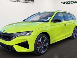 Grün Neu 2025 Skoda Octavia RS Kombi | 49.631 € (Teuer)