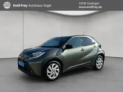 Weiß Gebraucht 2022 Toyota Aygo X-play Kleinwagen | 14.990 € (Fairer Preis)