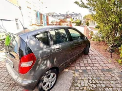 Grau Gebraucht 2011 Mercedes A180 Elegance Van / Kleinbus | 11.500 €