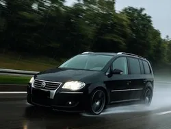 Schwarz Gebraucht 2008 VW Touran Van / Kleinbus | 3.850 € (Fairer Preis)