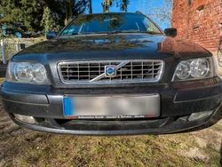 Schwarz Gebraucht 2004 Volvo V40 Kombi | 800 € (Superpreis)