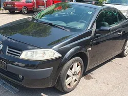 Schwarz Gebraucht 2004 Renault Mégane Cabriolet Dynamique Cabrio | 600 € (Guter Preis)