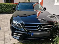 Schwarz Gebraucht 2019 Mercedes E300 AMG line Kombi | 32.000 € (Fairer Preis)