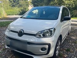 Weiß Gebraucht 2017 VW up! CLUB Kleinwagen | 8.750 € (Etwas zu teuer)