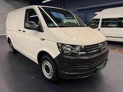 Candyweiss Gebraucht 2018 VW Transporter Van | 9.520 €