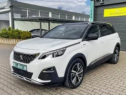 Perlglänzend/metallic Gebraucht 2017 Peugeot 5008 Allure GT-Line Van / Kleinbus | 21.940 € (Etwas zu teuer)