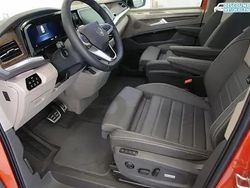 Energetic orange metallic Gebraucht 2021 VW T7 Style Van | 64.300 €