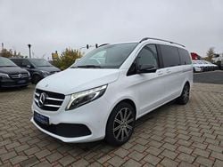 Weiß Gebraucht 2022 Mercedes V300 Night Van / Kleinbus | 43.500 € (Superpreis)