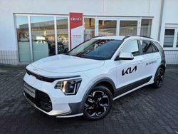 Snowwhitepearl / stahlgrau Gebraucht 2023 Kia e-Niro Inspiration SUV | 44.780 €