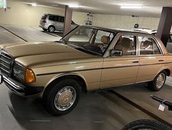 Gold Gebraucht 1984 Mercedes E230 Limousine | 9.999 €