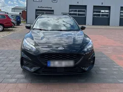 Schwarz Gebraucht 2020 Ford Focus ST-Line Kombi | 13.000 € (Fairer Preis)