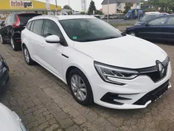 Weiß Gebraucht 2021 Renault Mégane IV Limousine | 12.999 € (Superpreis)