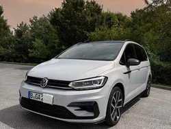 Weiß Gebraucht 2018 VW Touran Highline Van / Kleinbus | 20.950 € (Guter Preis)
