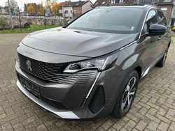 Grau Gebraucht 2021 Peugeot 5008 GTi Van / Kleinbus | 27.999 € (Fairer Preis)