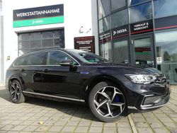 Deep black perleffek (metallic) Gebraucht 2022 VW Passat GTE Kombi | 23.800 € (Guter Preis)