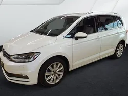 Oryxweiß perlmutteffekt Gebraucht 2024 VW Touran Highline Van / Kleinbus | 34.320 € (Fairer Preis)