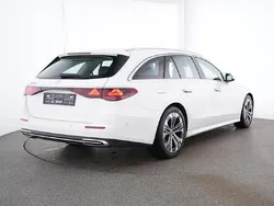 Weiß Gebraucht 2024 Mercedes E220 Advanced Limousine | 46.990 € (Superpreis)