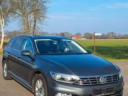 Grau Gebraucht 2016 VW Passat Highline Kombi | 12.800 € (Fairer Preis)