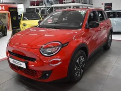 Rot Neu 2024 Fiat 600E Red SUV | 33.180 €