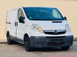 Weiß Gebraucht 2007 Opel Vivaro Van | 2.700 € (Guter Preis)