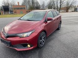Rot Gebraucht 2018 Toyota Auris Touring Sports Team Kombi | 12.590 € (Guter Preis)