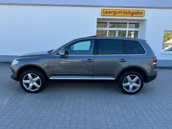 Grau Gebraucht 2009 VW Touareg Individual SUV | 8.200 € (Fairer Preis)