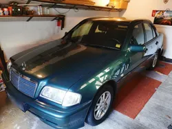Grün Gebraucht 1999 Mercedes C180 Limousine | 12.990 €