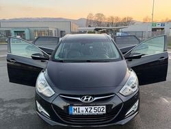 Schwarz Gebraucht 2012 Hyundai i40 Premium Kombi | 7.200 € (Fairer Preis)