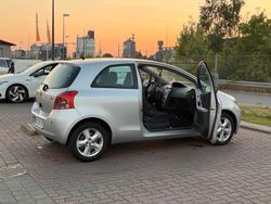 Grau Gebraucht 2006 Toyota Yaris Kleinwagen | 2.300 € (Fairer Preis)
