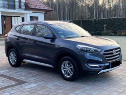 Grau Gebraucht 2017 Hyundai Tucson Trend SUV | 12.000 € (Fairer Preis)