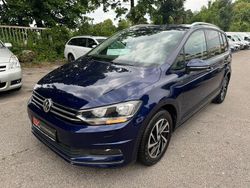 Blau Gebraucht 2018 VW Touran Join Van / Kleinbus | 10.900 € (Etwas zu teuer)