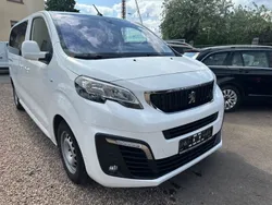 Weiß Gebraucht 2017 Peugeot Traveller Active Van / Kleinbus | 11.200 € (Fairer Preis)
