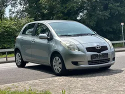 Silber Gebraucht 2007 Toyota Yaris Basis Kleinwagen | 2.990 € (Fairer Preis)