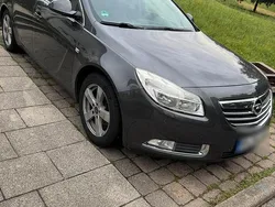 Grau Gebraucht 2010 Opel Insignia Edition Kombi | 6.100 € (Etwas zu teuer)