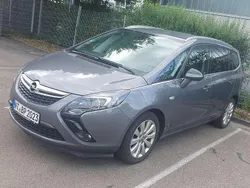 Grau Gebraucht 2016 Opel Zafira Tourer Edition Van / Kleinbus | 6.500 € (Teuer)