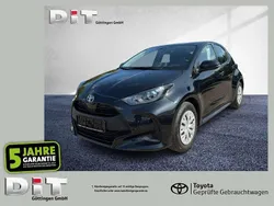 Black mica / ink Gebraucht 2021 Toyota Yaris Comfort Limousine | 14.990 € (Fairer Preis)