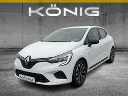 Weiß Gebraucht 2023 Renault Clio V Equilibre Kleinwagen | 13.676 € (Fairer Preis)