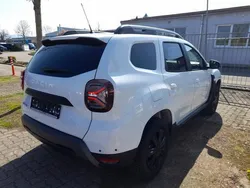 Gletscherweiss gletscherweiss Gebraucht 2023 Dacia Duster Journey SUV | 23.846 € (Teuer)