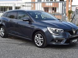 Blau Gebraucht 2017 Renault Mégane GrandTour Intens Kombi | 11.790 € (Fairer Preis)