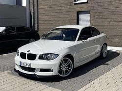 Weiß Gebraucht 2011 BMW 118 Coupé M Sport Coupé | 9.490 € (Etwas zu teuer)