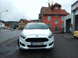 Weiß Gebraucht 2019 Ford S-MAX Titanium Van / Kleinbus | 9.990 €