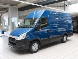 Blau Gebraucht 2013 Iveco Daily Van / Kleinbus | 10.900 €