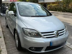 Grau Gebraucht 2006 VW Golf V Limousine | 2.500 € (Fairer Preis)