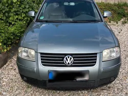Grau Gebraucht 2004 VW Passat Kombi | 850 €